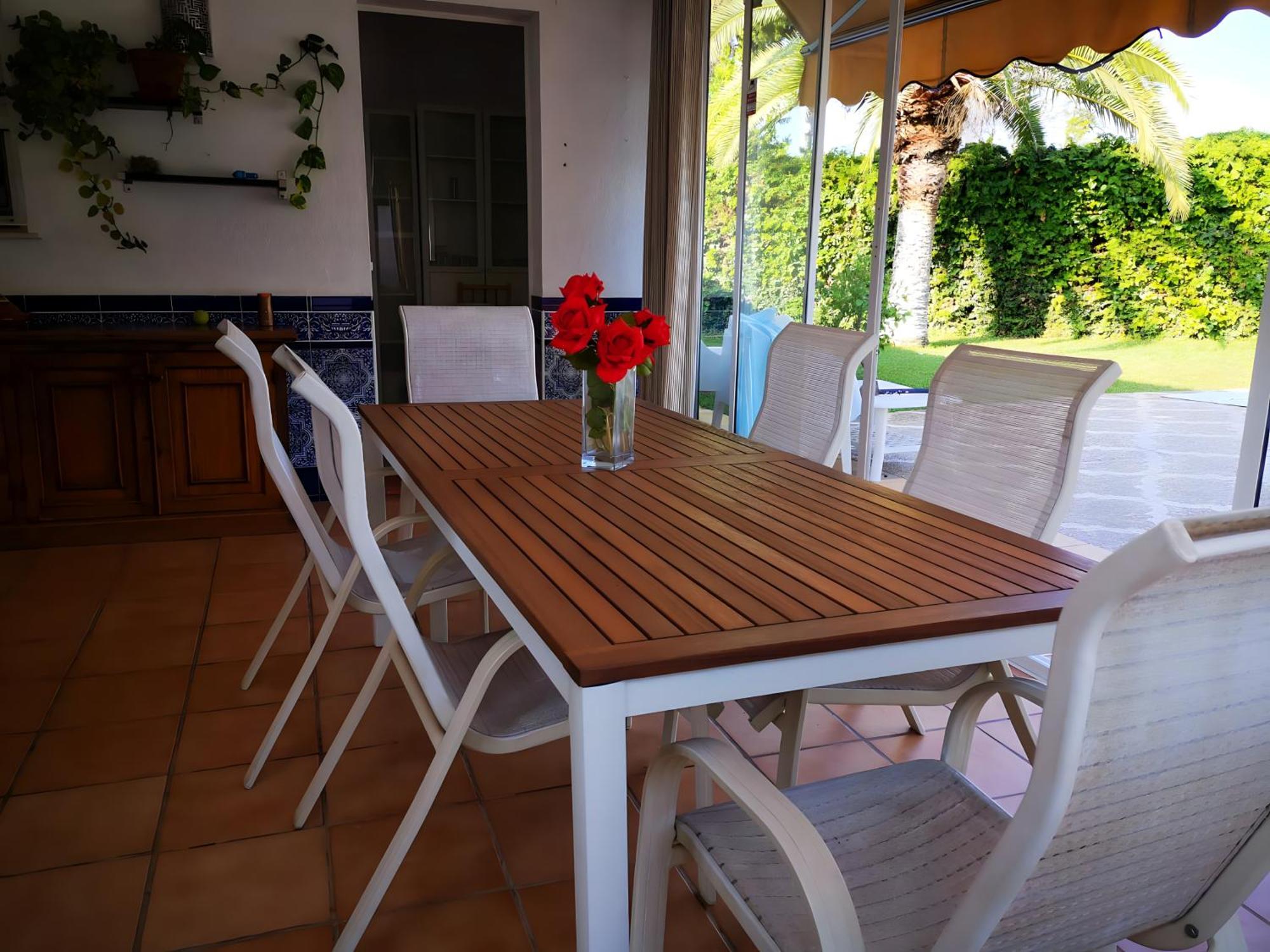 Con Jardin, Piscina Privada Y Parking *