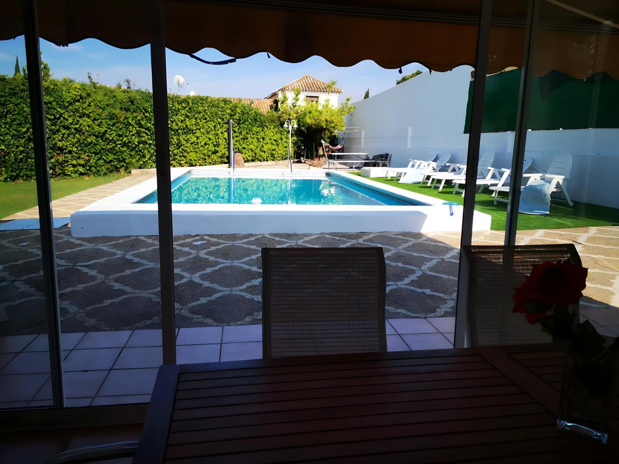 Con Jardin, Piscina Privada Y Parking Hébergement de vacances