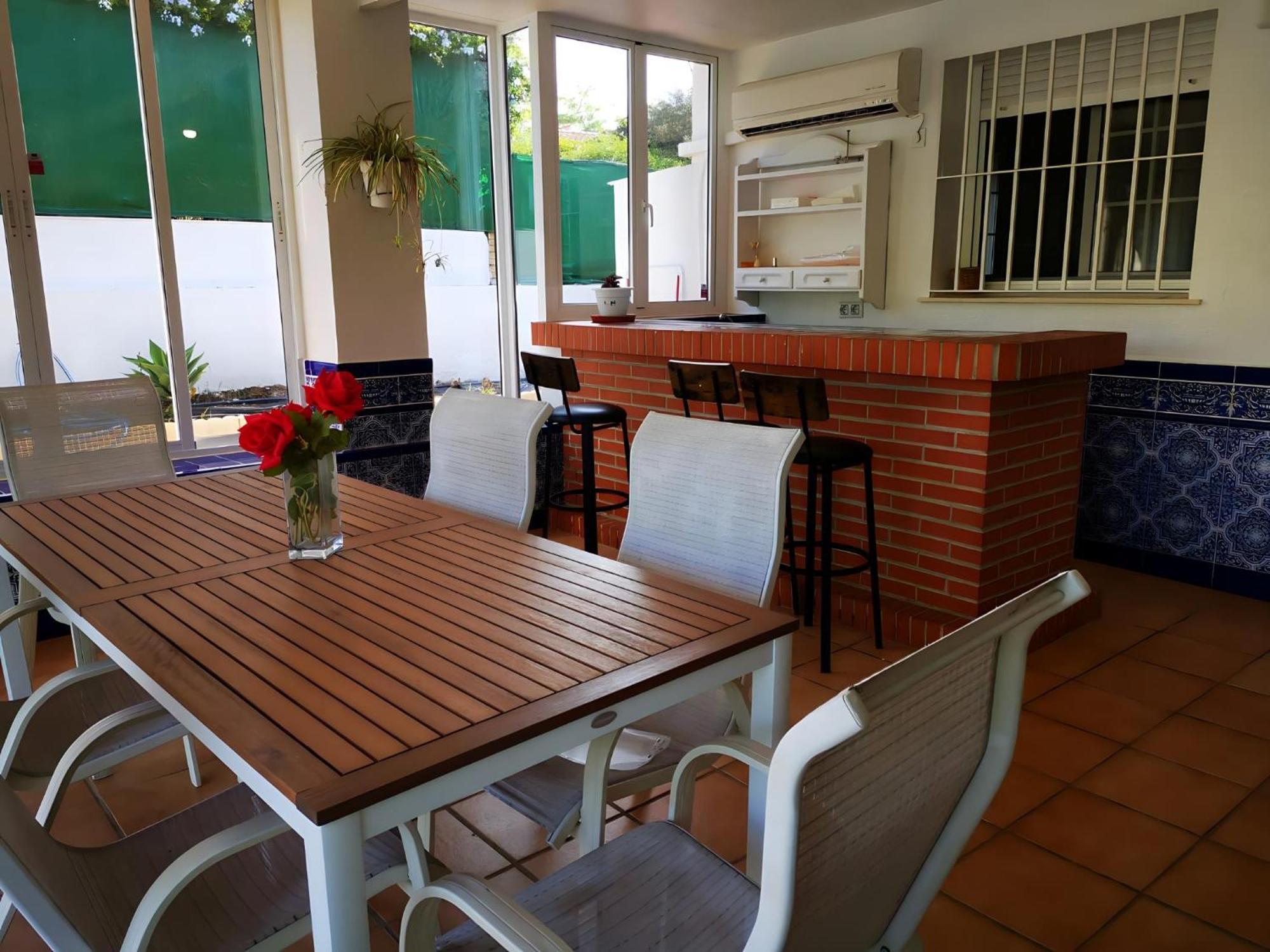 Con Jardin, Piscina Privada Y Parking Hébergement de vacances